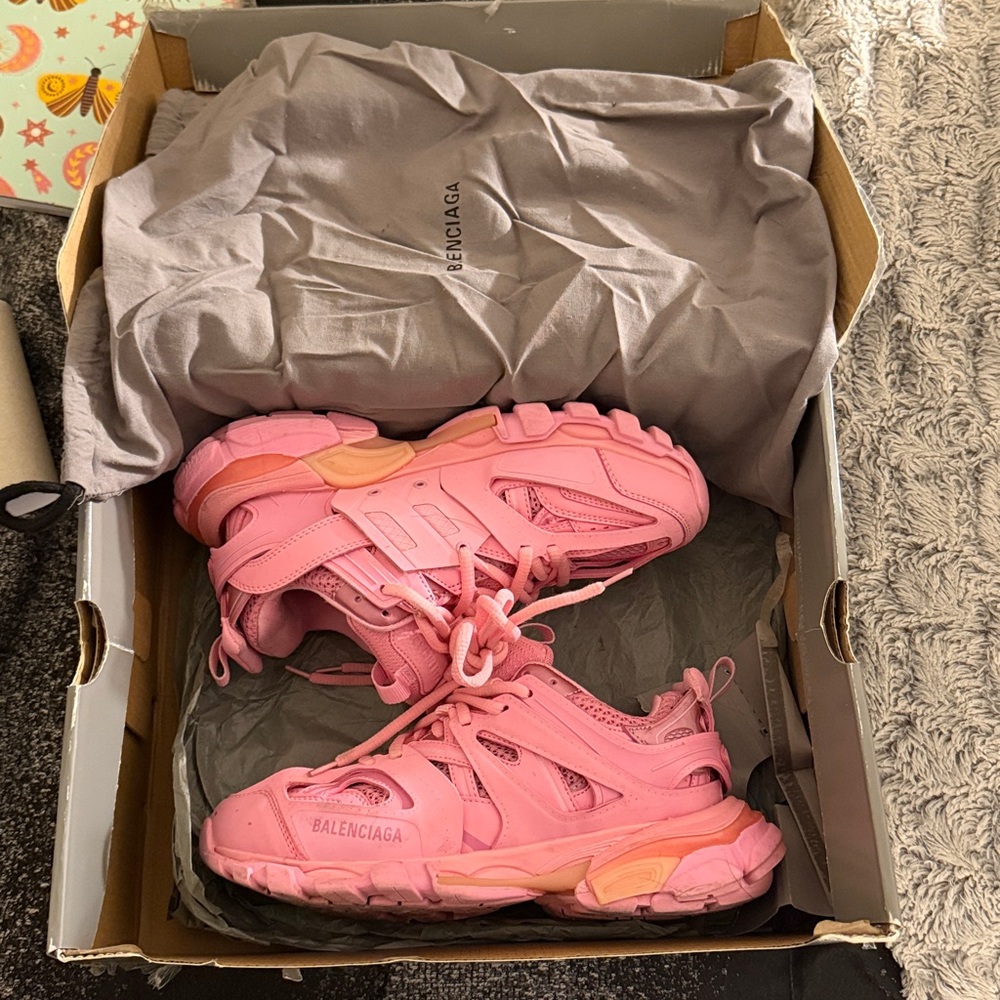 100% authentic Balenciaga Pink Women's Sneakers